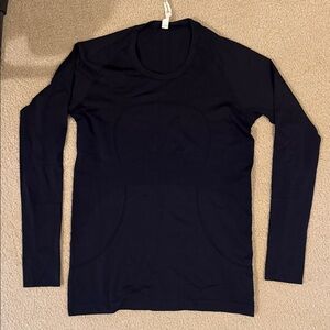 lululemon athletica Black Long Sleeve Top with Seam Accents (Navy)